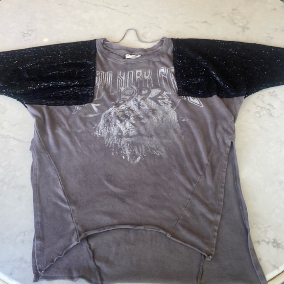 Free People T-shirt with sequin sleeves - Picture 1 of 5